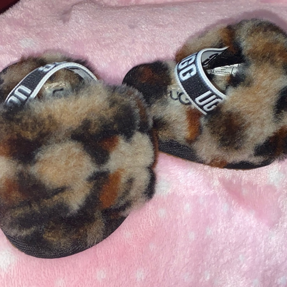 Baby uggs slides